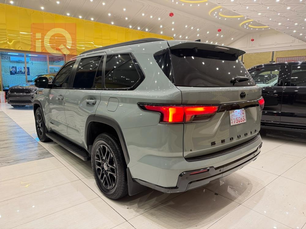 تويوتا سيكويا